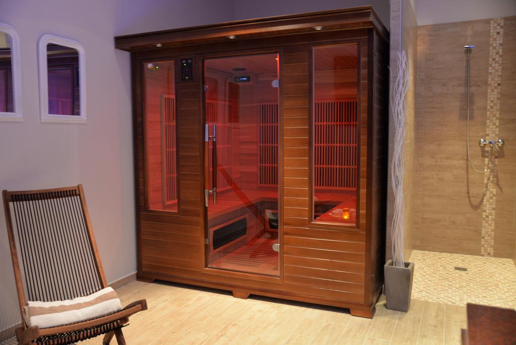 Chambres D'Hotes La Maison De Leonie Collias Luaran gambar